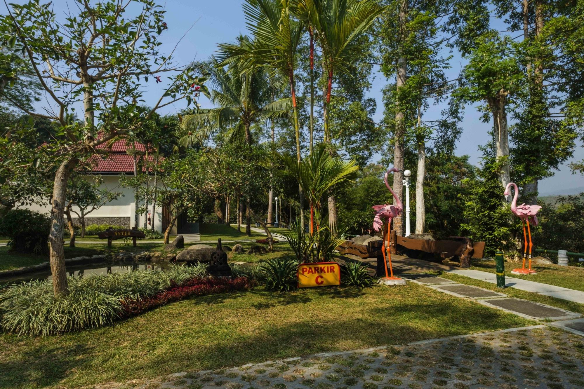 Puri Asri Hotel & Resort Магеланг Экстерьер фото