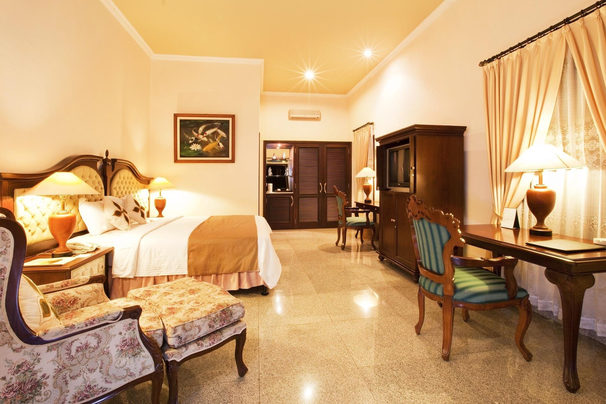 Puri Asri Hotel & Resort Магеланг Экстерьер фото