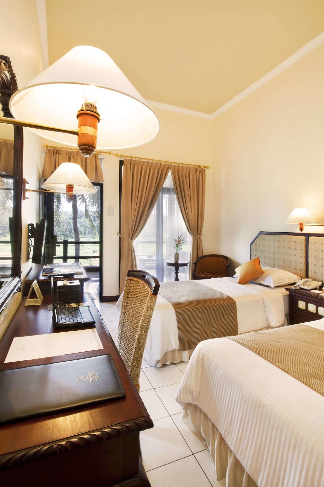 Puri Asri Hotel & Resort Магеланг Экстерьер фото
