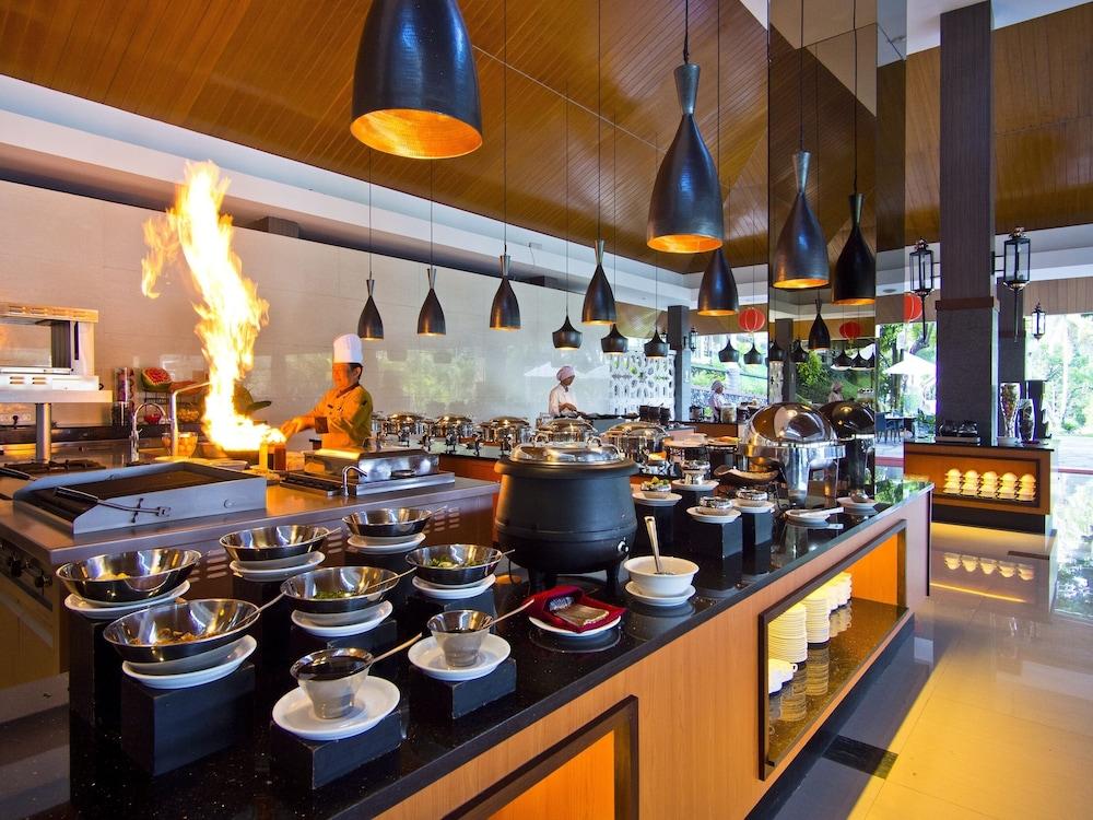Puri Asri Hotel & Resort Магеланг Экстерьер фото