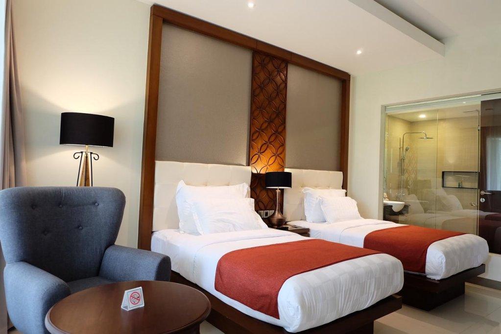 Puri Asri Hotel & Resort Магеланг Экстерьер фото