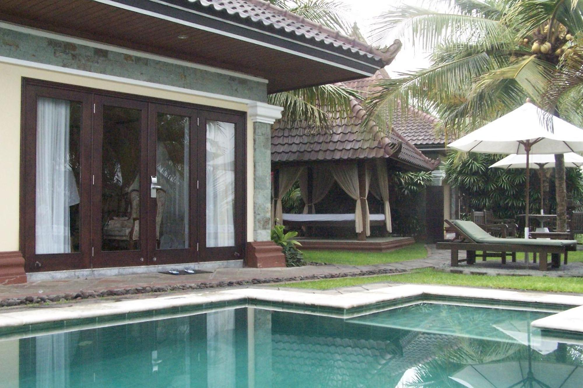 Puri Asri Hotel & Resort Магеланг Экстерьер фото