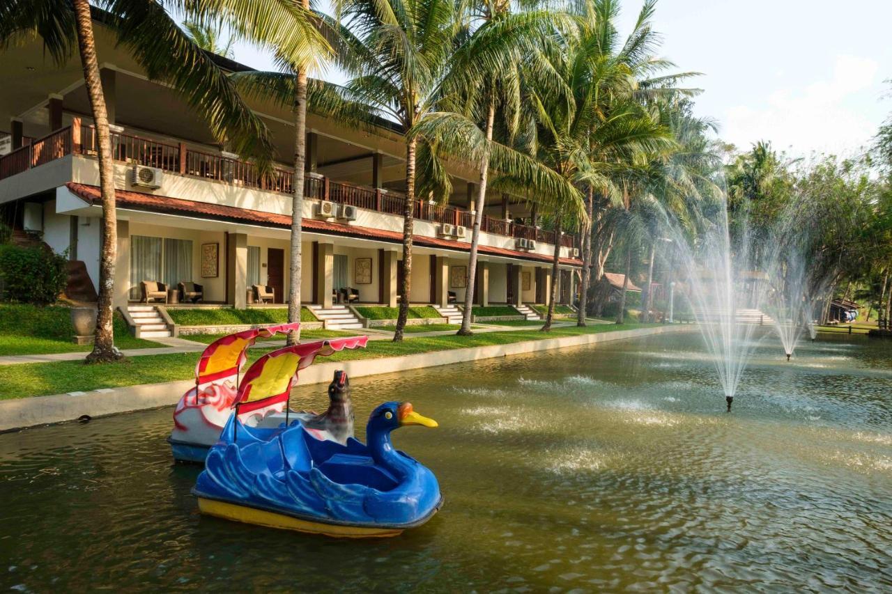 Puri Asri Hotel & Resort Магеланг Экстерьер фото